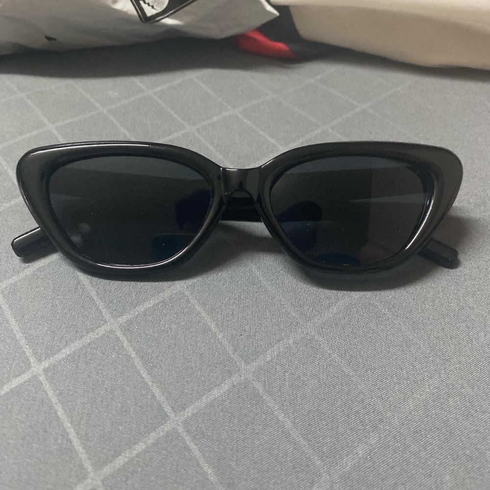 Black cat eye sunglasses